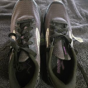 NEW Brooks Womens Vortex Athletic Shoe.  HARD TO FIND